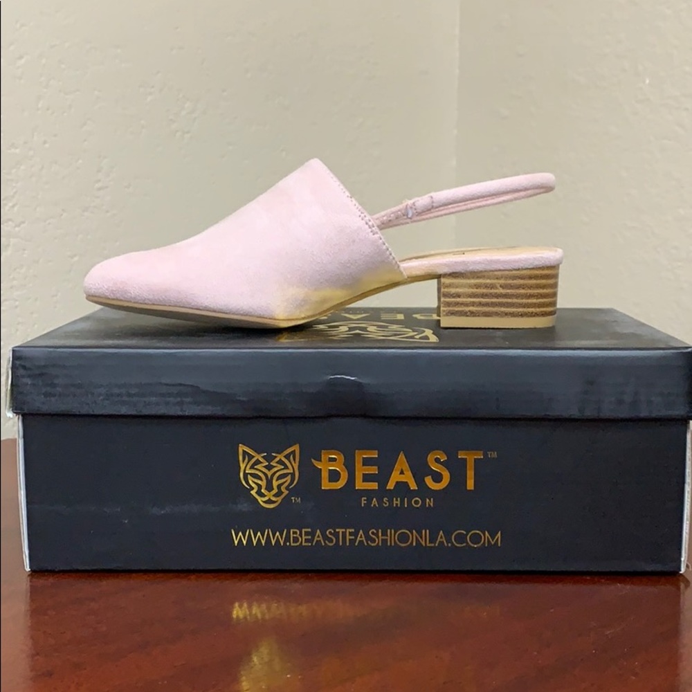 Blush • Closed Toe / Chunky Heel